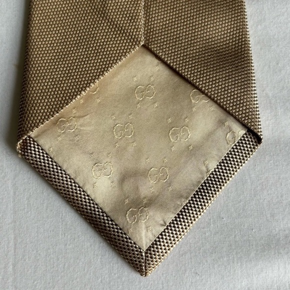 🦁 Gucci Embossed Silk Tie - Picture 3 of 6